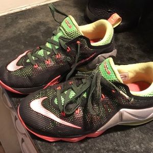 Lebron low tops size 6.5 Y
